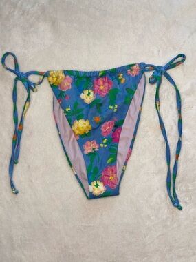 NWOT PacSun Eco Blue Floral Tie Side Bikini Bottoms - Size Small